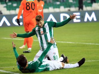 Bursaspor, Çaykur Rizespor’u yendi