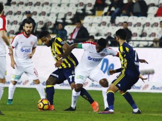 İlk yarıdan "gol" sesi çıkmadı