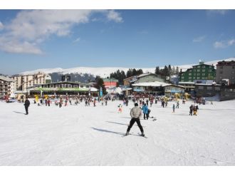 Uludağ’da yakılan meşale ile sezon erken açıldı