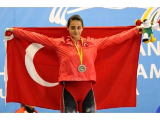 Yasemin Keskin’den 3 bronz madalya