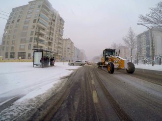 Kapanan yollar, temizlenerek trafiğe açıldı