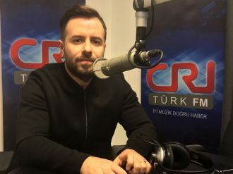 “Türkiye’de para müzikte değil, oyunculukta”