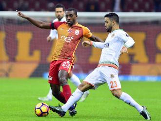 İlk yarıda 3 gol var