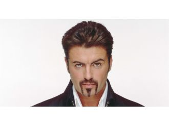 Dünyaca ünlü şarkıcı George Michael hayatını kaybetti