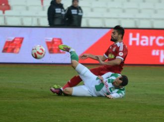 Sivasspor Yeni Amayaspor’u 3 golle geçti