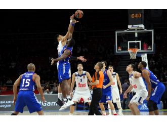 Anadolu Efes İspanyol devine yenildi