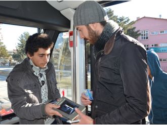 Okumaya teşvik için kitap hediye ettiler