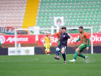 Alanyaspor’dan Karabükspor’a farklı tarife