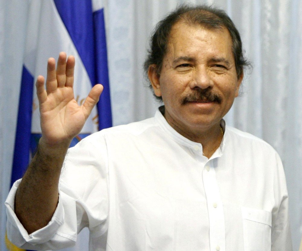 Daniel Ortega  üçüncü kez yemin etti