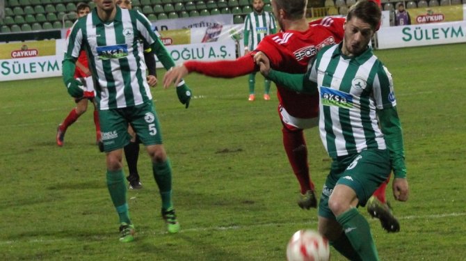 Giresunspor evinde Altınordu'yu yendi