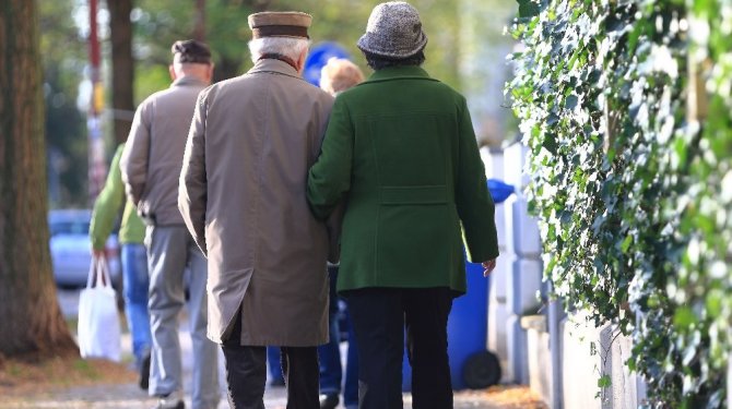 Alman nüfusunun her yıl eridiğini açıkladı