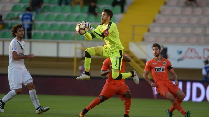 Harun Tekin Avrupa’nın yıldızı oldu