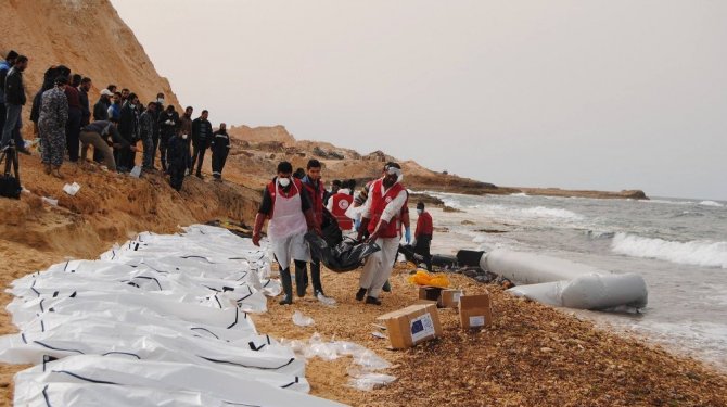 74 göçmenin cesedi Libya sahillerine vurdu