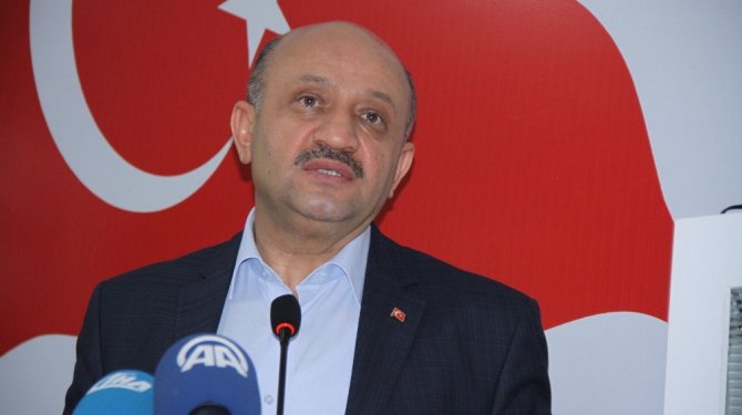 Fikri Işık, Türkiye'nin önceliğinin Münbiç olduğunu açıkladı