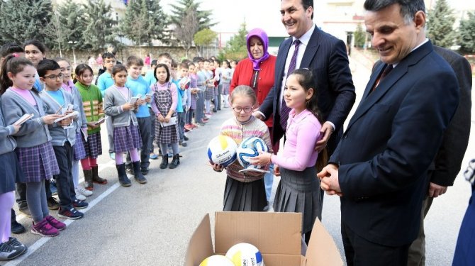 Top vaadini yerine getiremedi, Başkandan yardım istedi