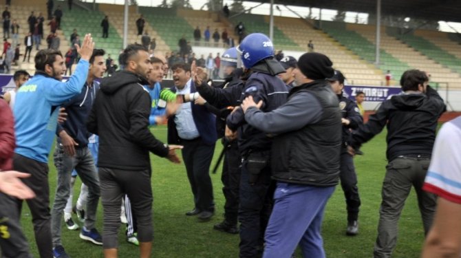 Komşuda kavga Polis-taraftar gerginliği: 8 gözaltı