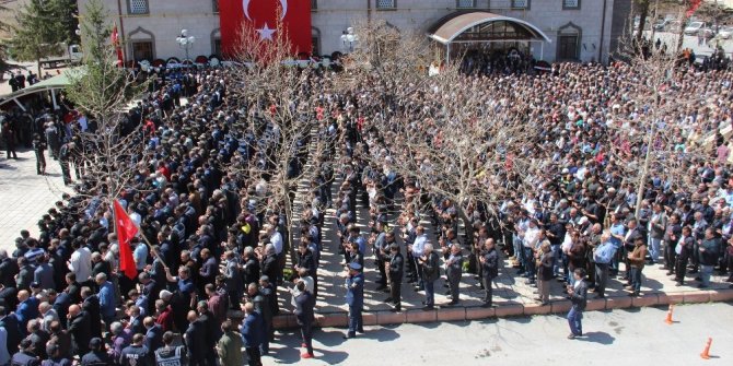 KAYSERİ ŞEHİDİNİ UĞURLADI