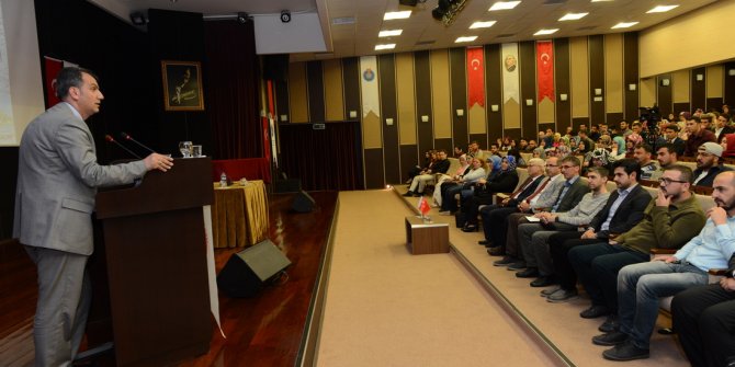 ‘ORHUN VADİSİ VE BİLGE KAĞAN KAZILARI’ KONFERANSI DÜZENLENDİ