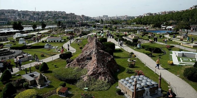 MİNİATÜRK'TE YENİLENEN MAKETLER ZİYARETÇİLERLE BULUŞTU