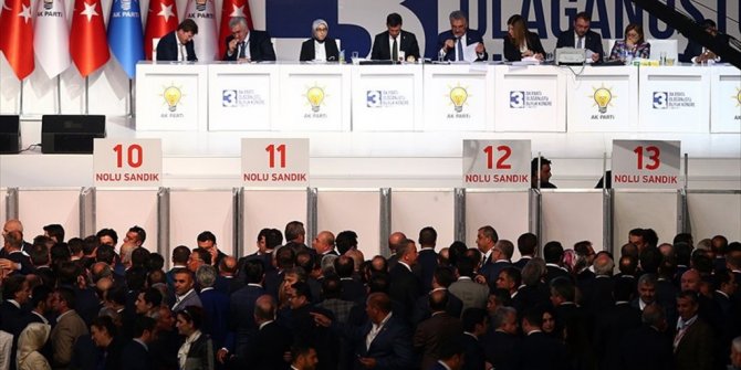 AK PARTİ TÜZÜĞÜ'NDE 11 MADDELİK DEĞİŞİKLİK