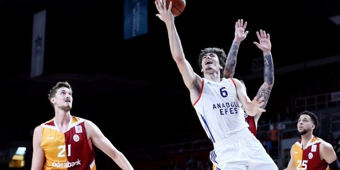 GALATASARAY’I YENEN ANADOLU EFES YARI FİNALDE