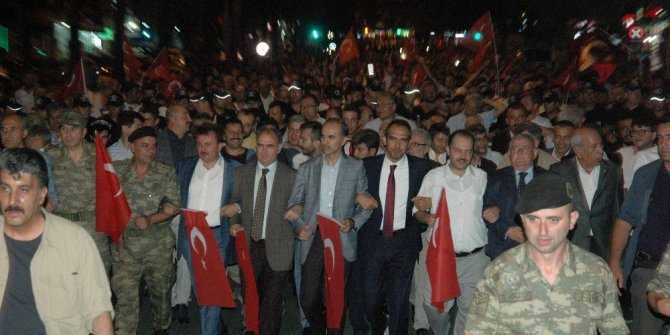 KAHRAMANMARAŞ’TA 15 TEMMUZ MİLLİ BİRLİK YÜRÜYÜŞÜ DÜZENLENDİ