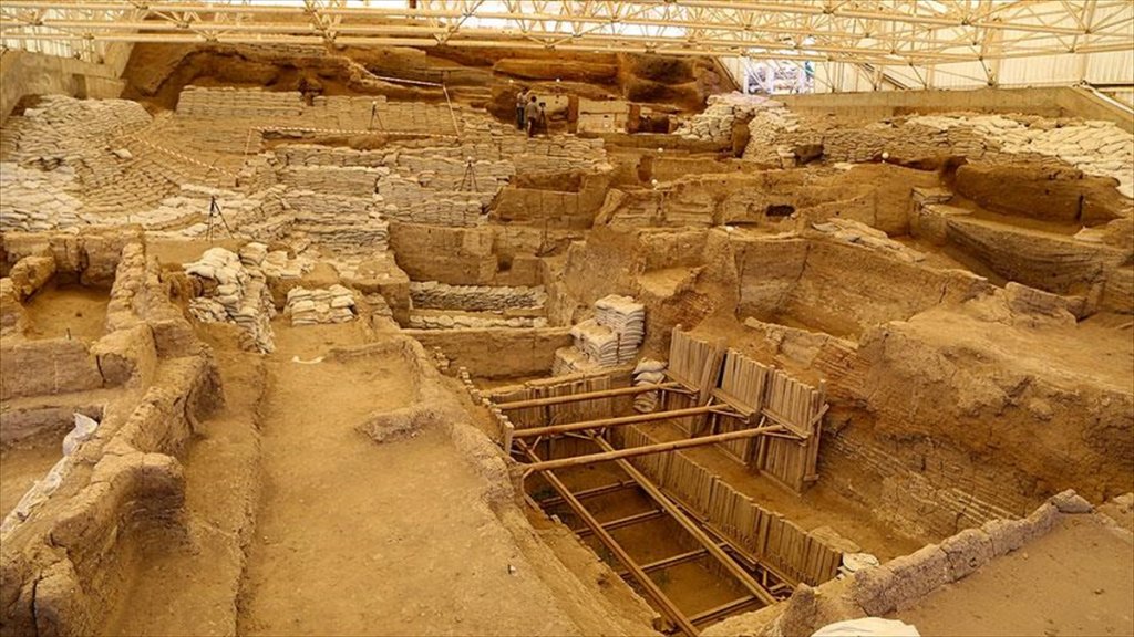 ÇATALHÖYÜK TOPLUMU '4 BİN YIL' SAVAŞ GÖRMEMİŞ