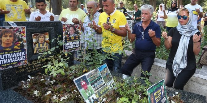 SELÇUK YULA KABRİ BAŞINDA ANILDI