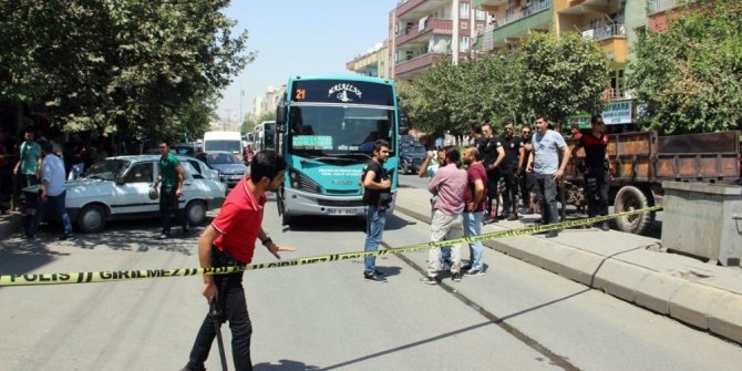 YOL VERME KAVGASINDA SİLAHLAR KONUŞTU