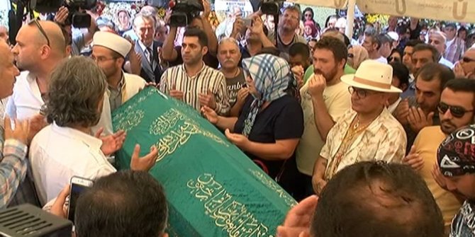 VATAN ŞAŞMAZ’IN CENAZESİ GÖZYAŞLARI İÇERİSİNDE CAMİYE GETİRİLDİ