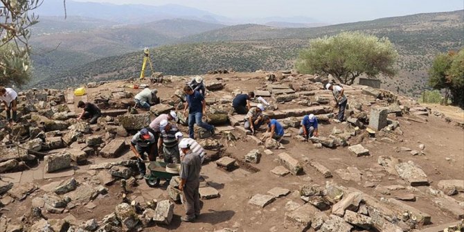 ATHENA TAPINAĞI'NIN İZİNİ SÜRÜYORLAR