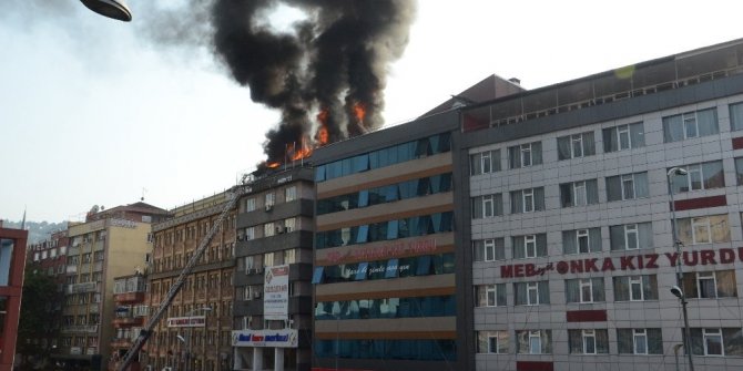 KIZ YURDUNUN YANINDA ÇIKAN YANGIN PANİĞE YOL AÇTI