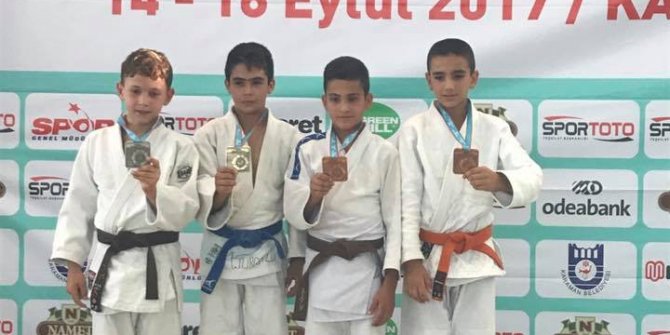 MİNİK JUDOCULARIMIZ TÜRKİYE ŞAMPİYONASINDAN MADALYALAR İLE DÖNDÜLER