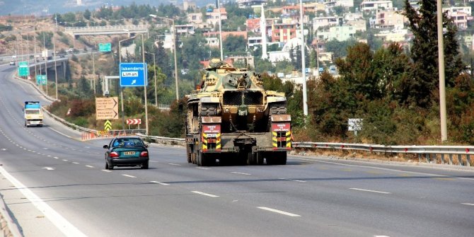 HATAY’DA SINIRA ASKERİ SEVKIYAT SÜRÜYOR