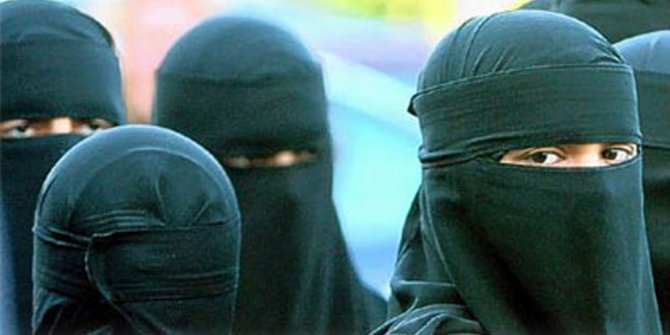 BU ÜLKEDE BURKA VE PEÇE YASAKLANIYOR