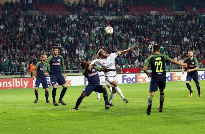 İLK YARIDA TEK GOL VAR