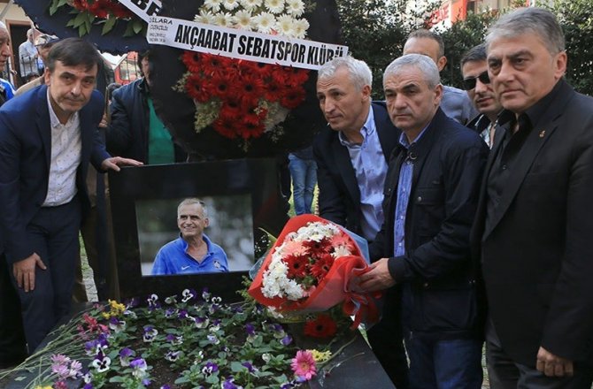 KADİR ÖZCAN MEZARI BAŞINDA ANILDI