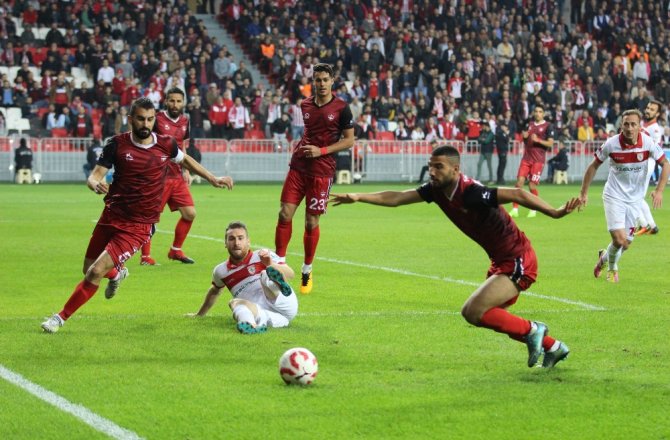 SAMSUNSPOR GAZİANTEPSOR’U 3-0 YENDİ