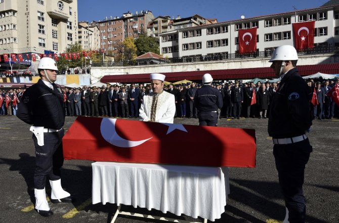 ŞEHİT POLİS İÇİN RESMİ TÖREN DÜZENLENDİ