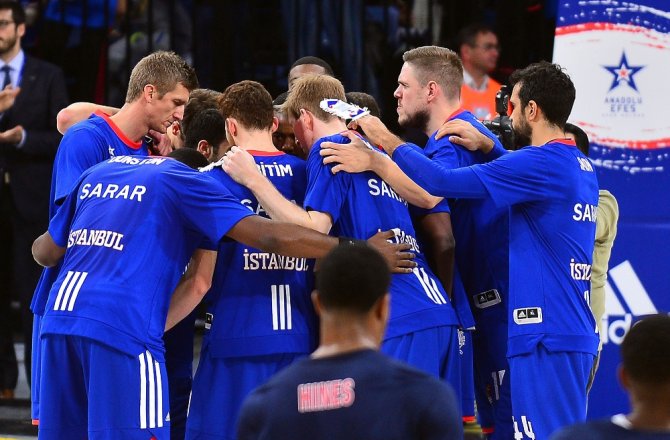 ANADOLU EFES, PANATHİNAİKOS’U AĞIRLIYOR