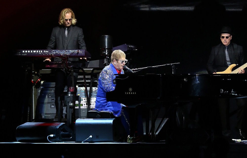 ELTON JOHN ’ARA VERİYOR’