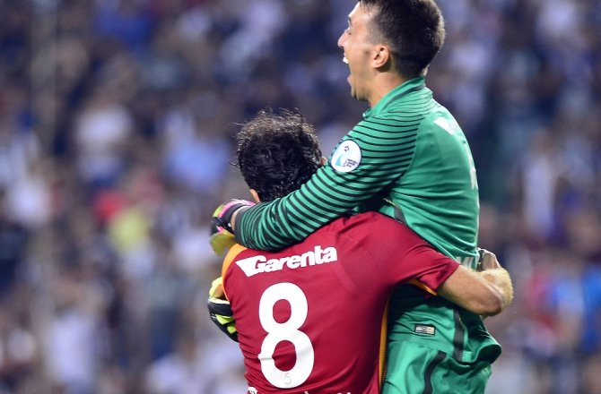 MUSLERA İLE SELÇUK BEŞİKTAŞ MAÇI KAÇIRMADI