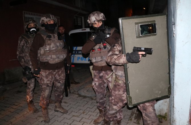 ADANA’DA DEAŞ OPERASYONU: 12 GÖZALTI