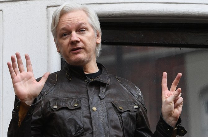 JULİAN ASSANGE’NİN HESABI TWİTTER’DAN SİLİNDİ