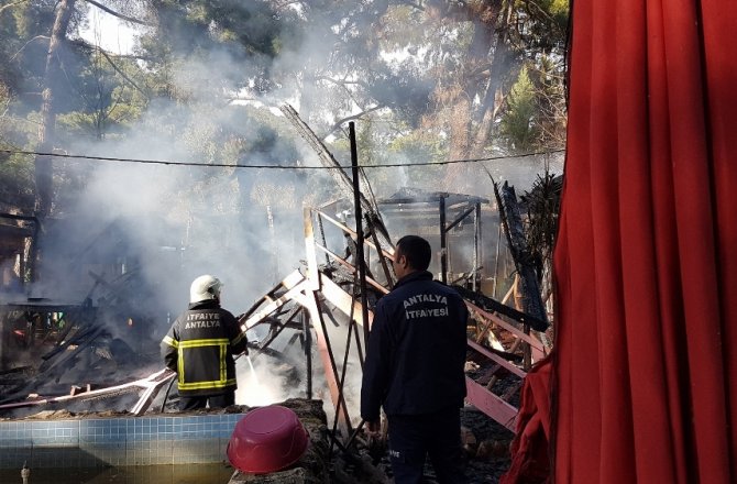 ANTALYA’NIN SOSYETE PAZARI KÜLE DÖNDÜ