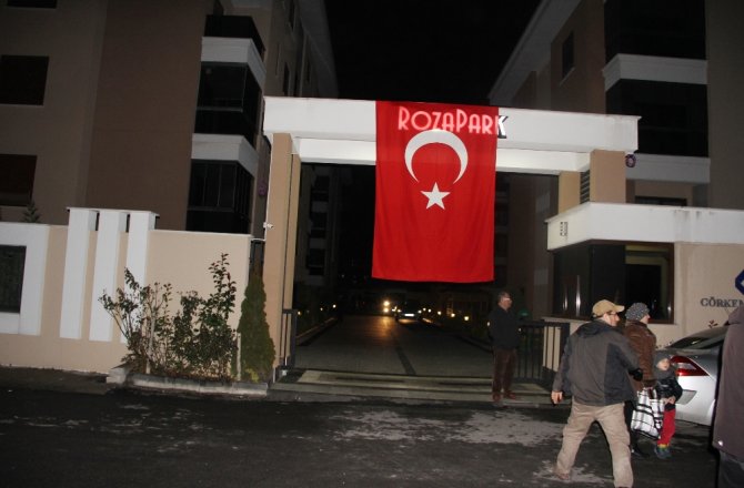 Ordulu şehidin Eskişehir’deki evine ateş düştü