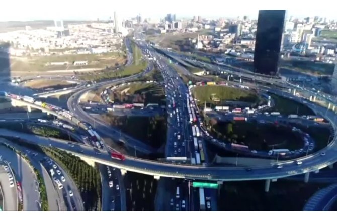 İstanbul’da karne trafiği havadan görüntülendi