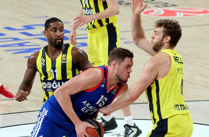 Euroleague’deki Türk derbisinde kazanan F.Bahçe