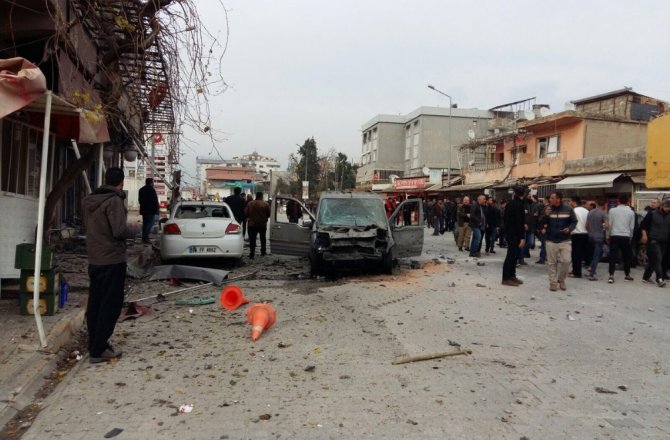 AFRİN’DEN REYHANLI’YA ROKETLİ SALDIRI