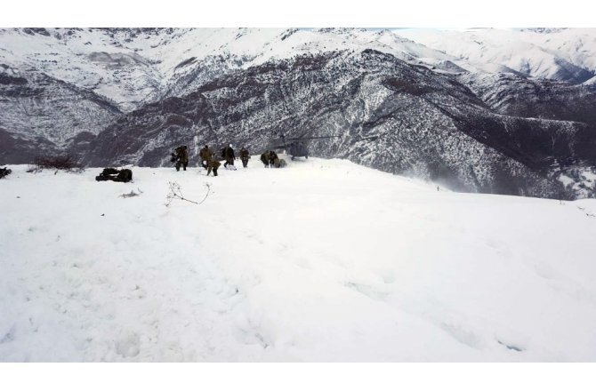 Bitlis’teki çığ bölgesinde ilk görüntüler